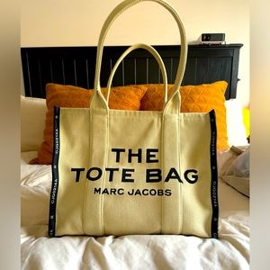 THE JACQUARD LARGE TOTE BAG (used two times)